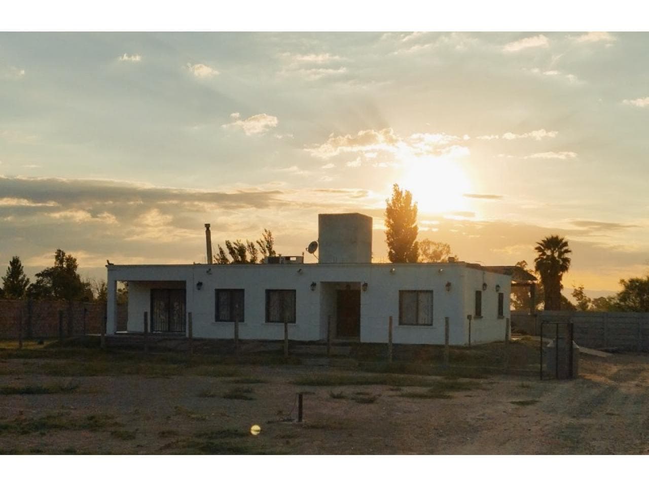 Casa Quinta Moderna Con Pileta En Albardón  Terreno De 1025 M²