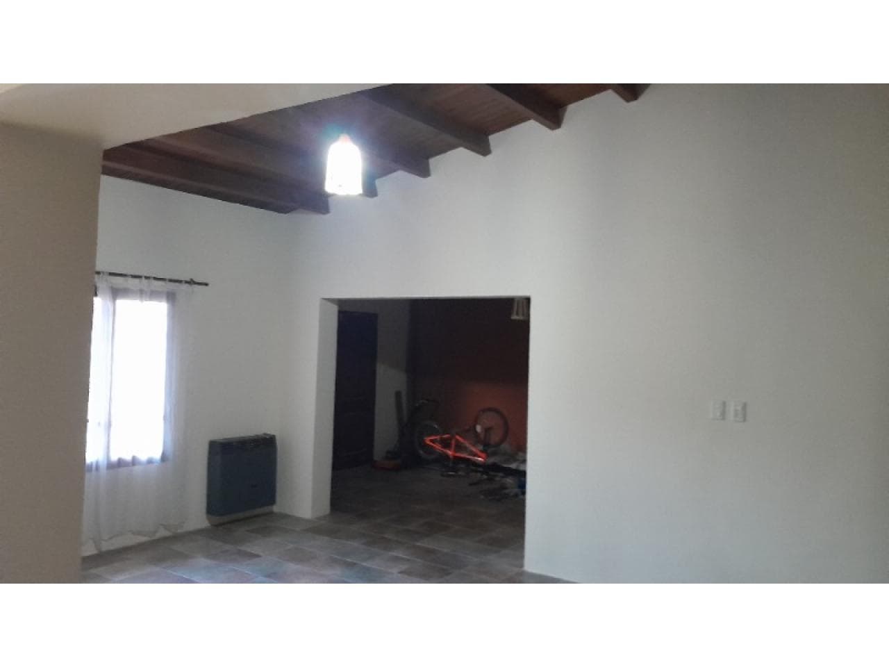Venta. Casa En Santa Lucia  De 3 Habitacciones, Cocina, Comedor Living, Quincho  Con Parrilero, Cochera Techada.