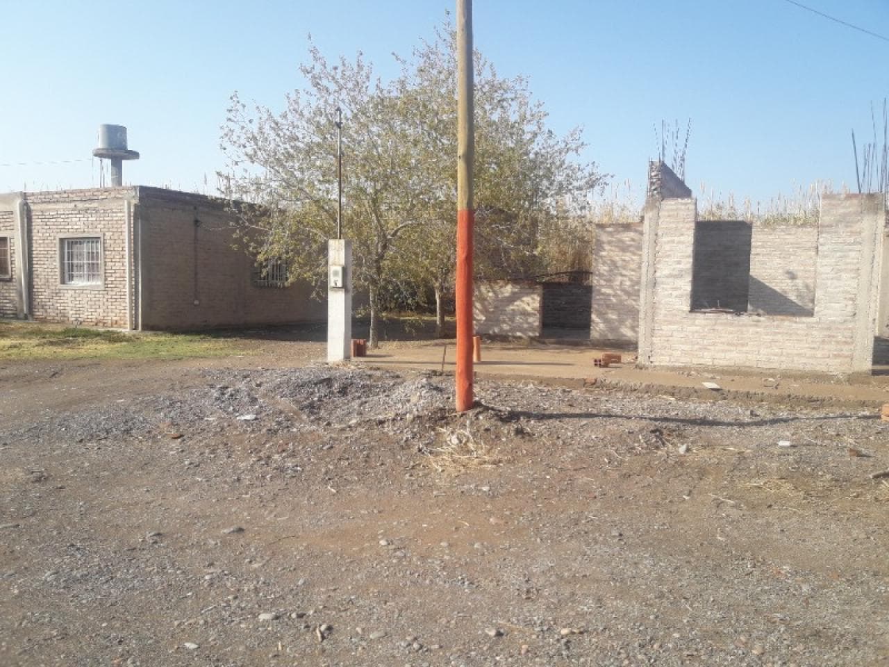 Lote Con Casa En Construccion En Venta. Chimbas