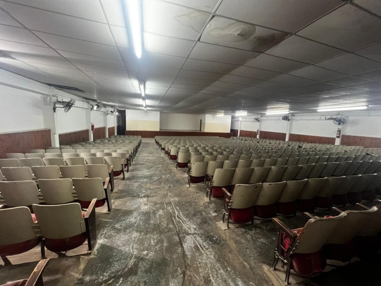 🔵 Venta. Casa Y Edificio Comercial - Ex Cine Luxor - Calle Mendoza - Rawson - Ref 3040🔵