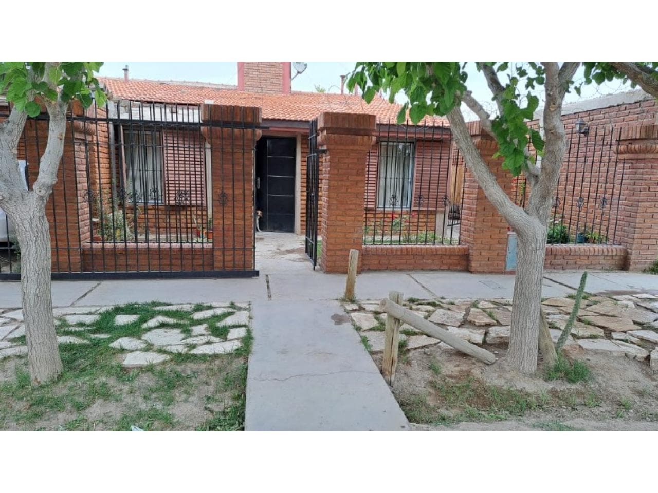 Venta: Casa 3 Dormitorios. Rivadavia.