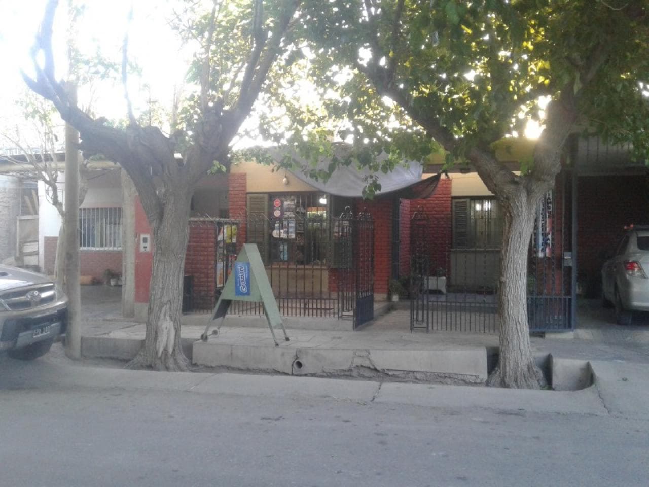 Orozco Propiedades Venta Amplia Casa De 3 Dorm. Mas 1 Departamento De 1 Dorm A Metros Del Hiper Libertad