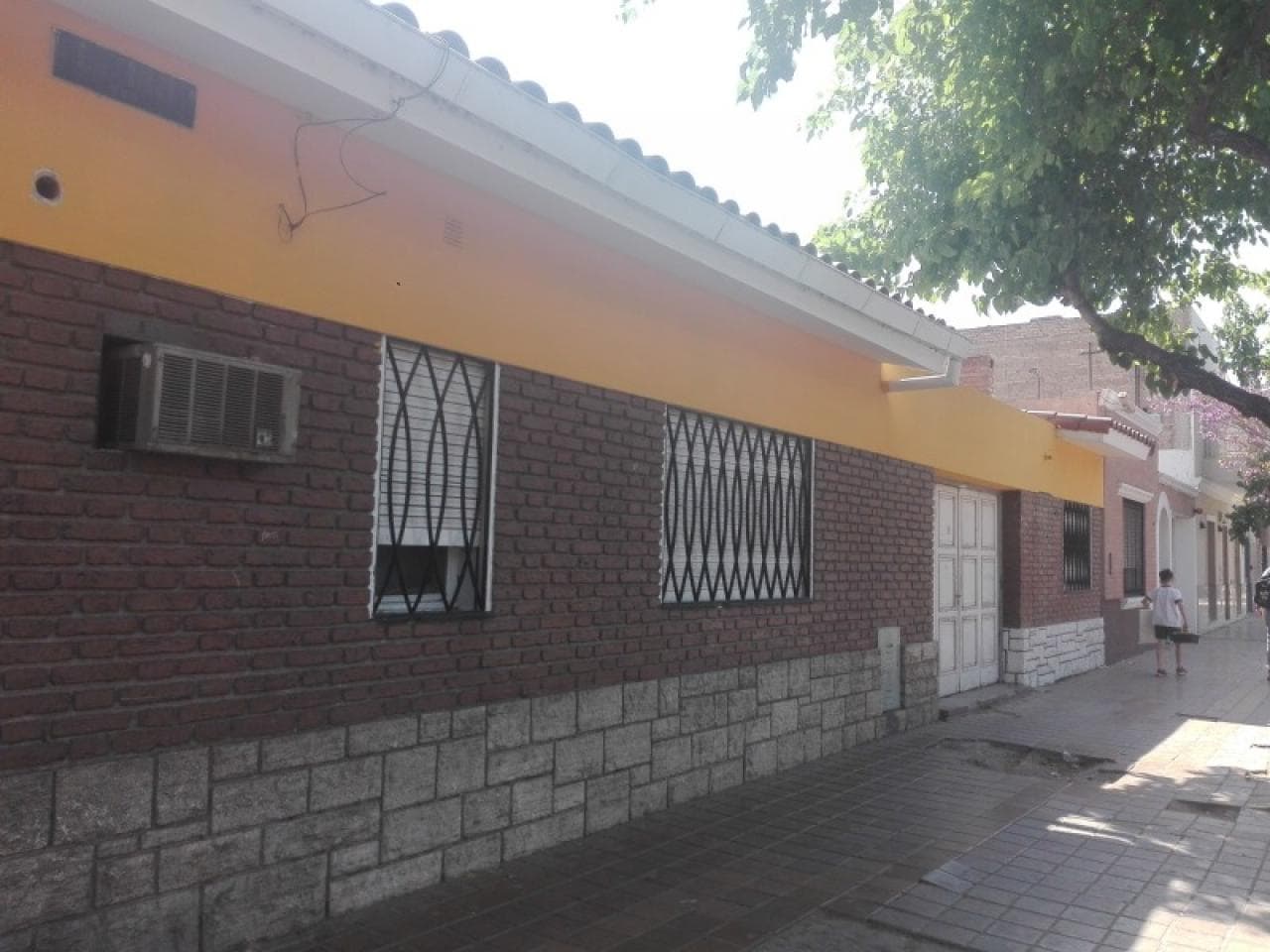 🏡 Importante Esquina Centrica,, Cruce De Avenidas Córdoba Y Rioja, Casa 4 Dormts, 2 Baños,199m2 Tel. 2646296308