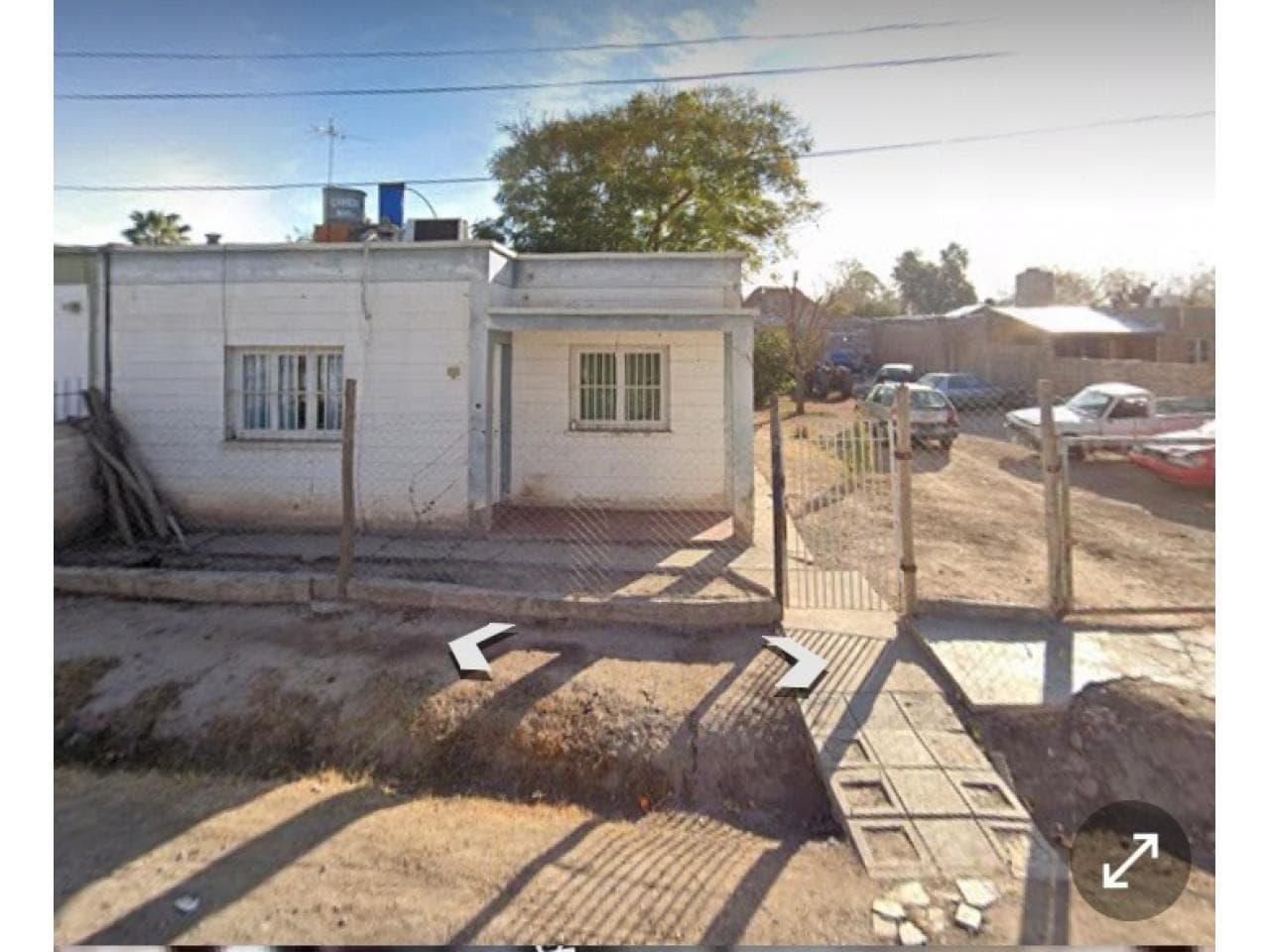 Venta Casa En Barrio Huazihul Por Calle Liniers 3 Hab, Baño Y Fondo. Terreno De 20 De Frente Por 40. Rivadavia