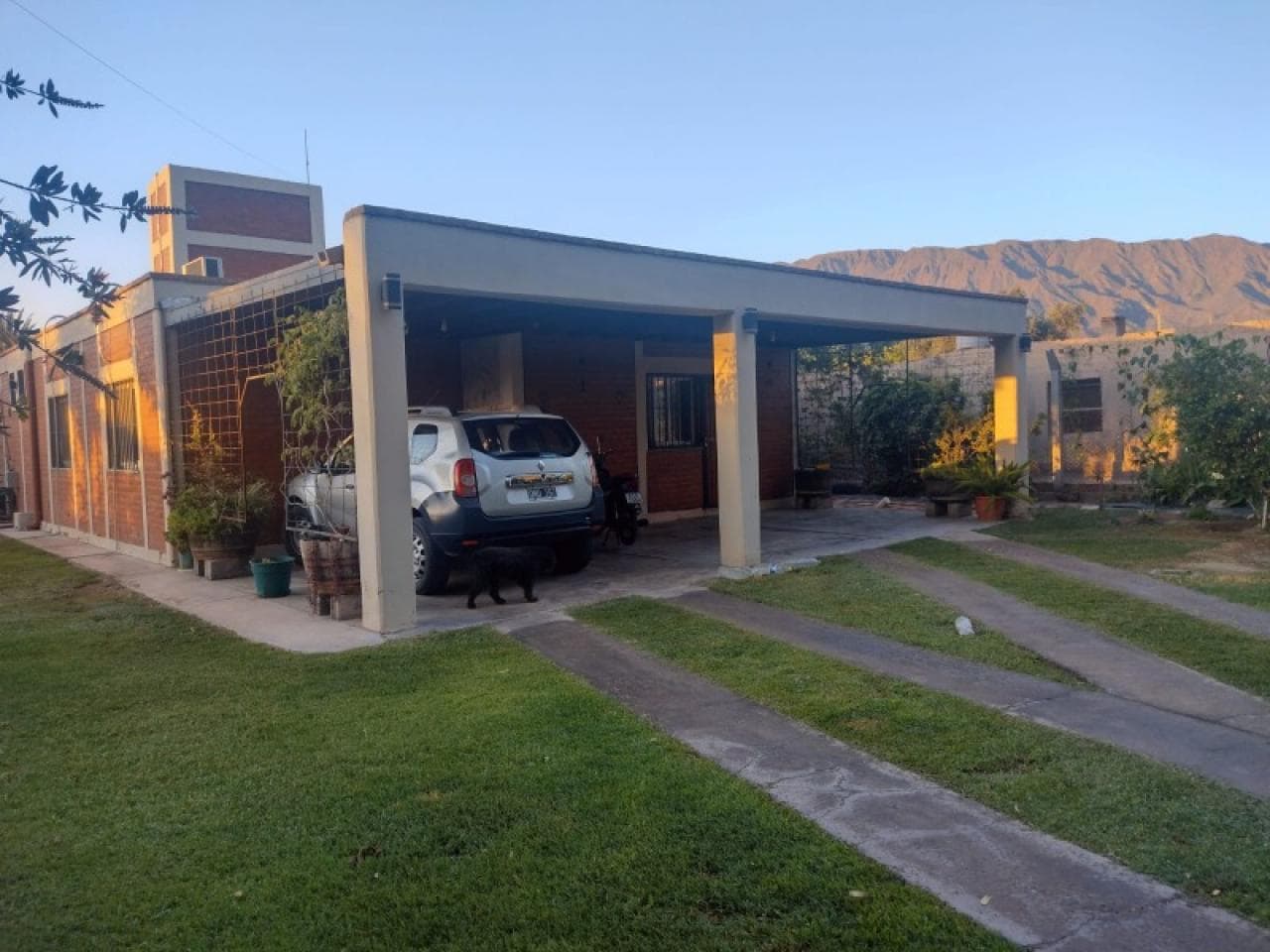 Venta. Casa Semi Nueva De 3 Dormit. Y 2 Baños - A Los Pies De Las Sierras Azules De Zonda.-