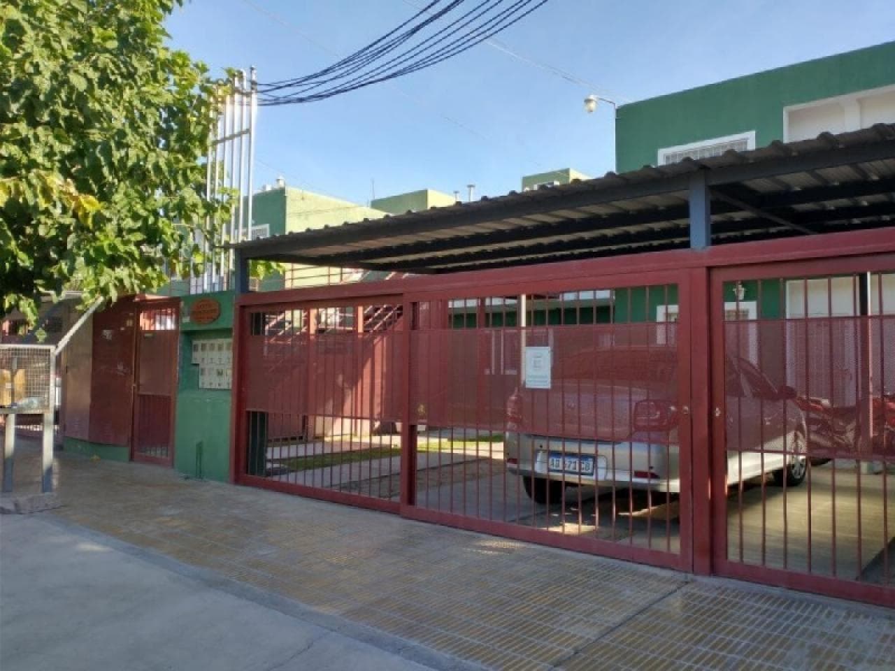 Venta Departamento 2 Dorm C/ Cochera 1er Piso. Rivadavia