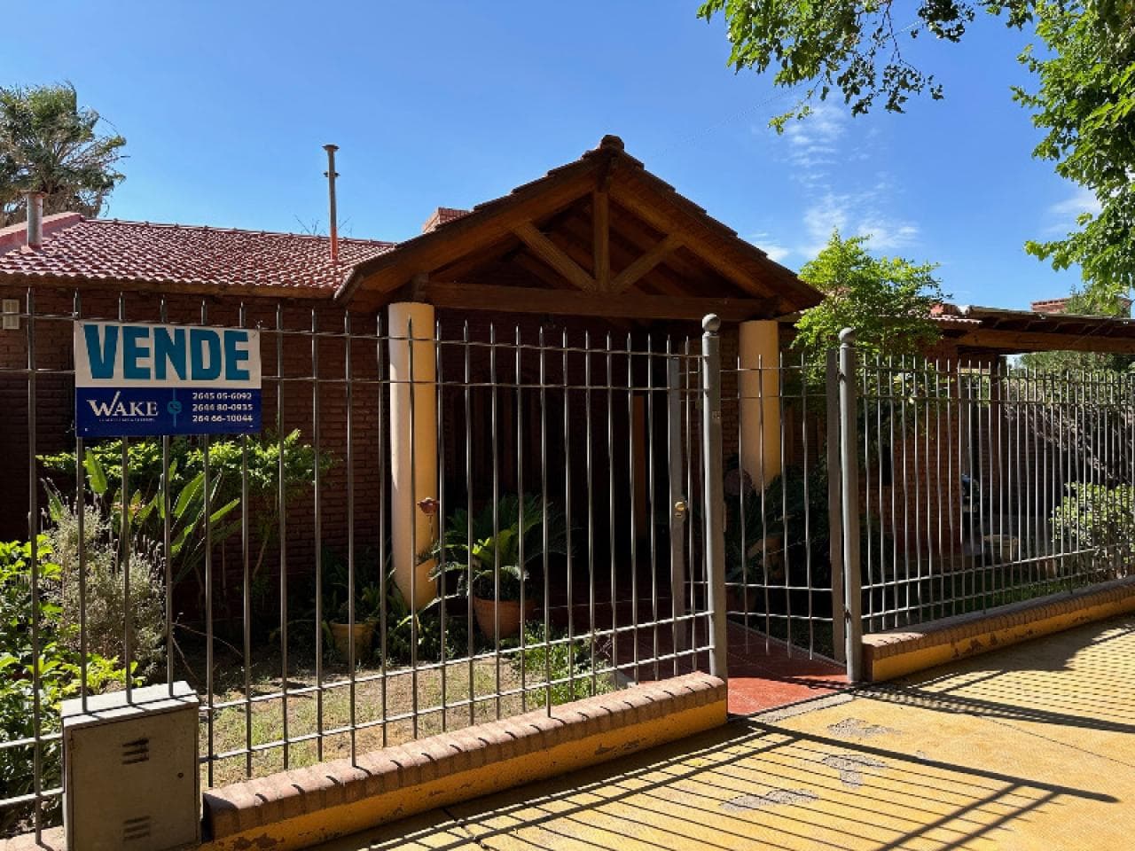 Casa En Venta En Santa Lucia Barrio Coop. Villa Maria 3 Dormitorios 2 Baños Amplio Terreno, Apta Credito