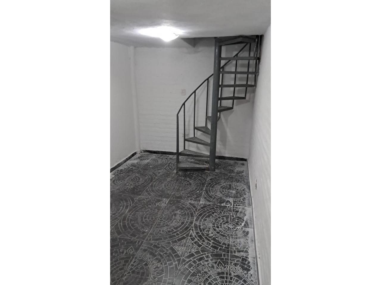 Alquiler. Departamento De Una Habitación En Calle Calingasta A Dos Cuadras De Calle 5. Rawson