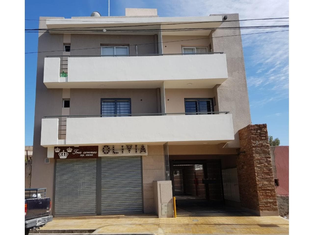 Alquiler Av Cordoba Casi Urquiza - Local 25 M2 - Persiana Metalica Electrica - Puerta Blindex - Baño - Sector Kichenette