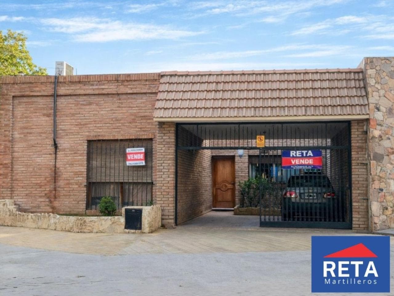 Venta. Casa Esquina En Barrio Del Bono. Ubicación Privilegiada. Apta Crédito Hipotecario.