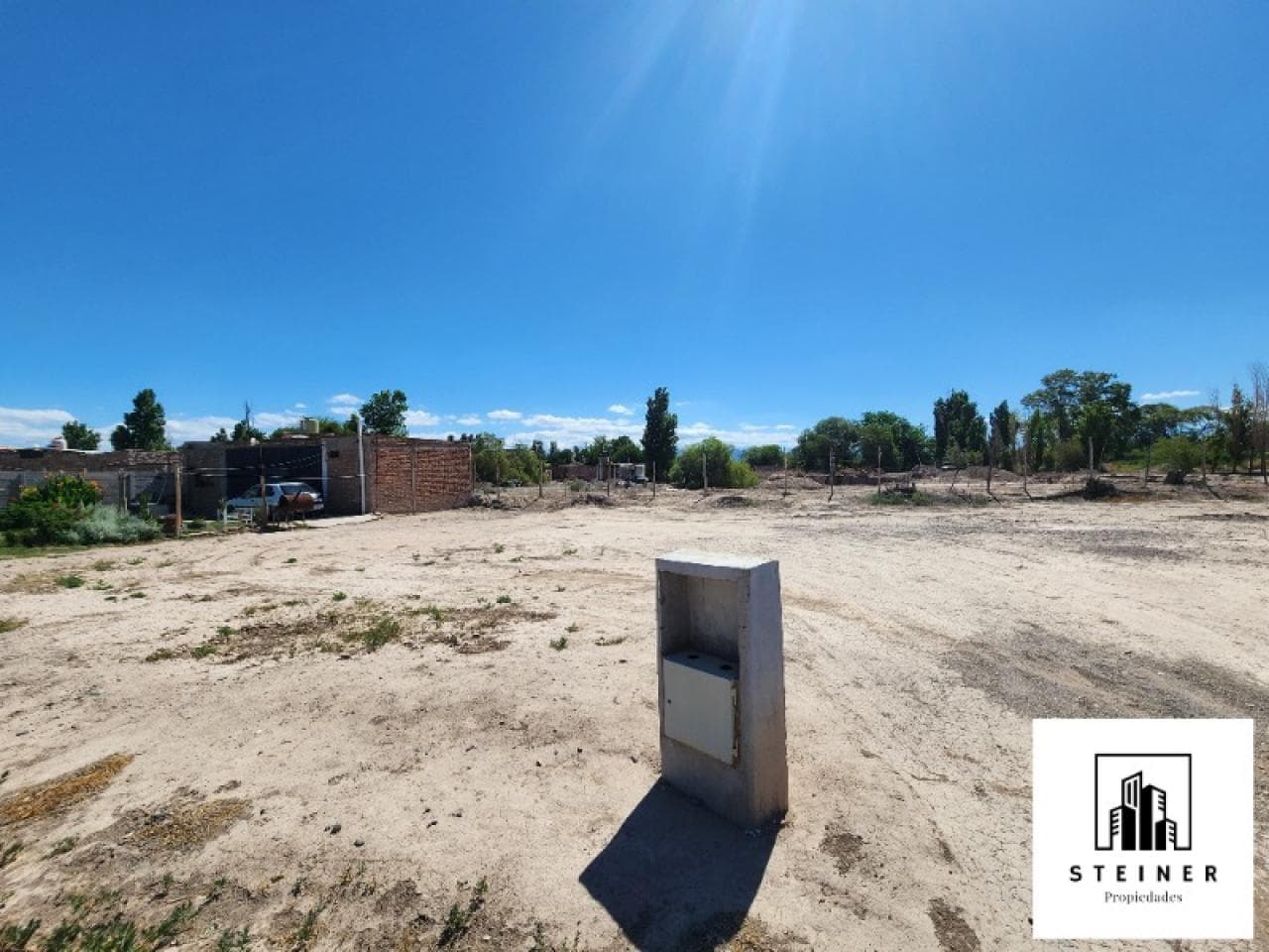 Amplio Lote En Venta En Barrio Cerrado Detrás De Uvt. Rawson