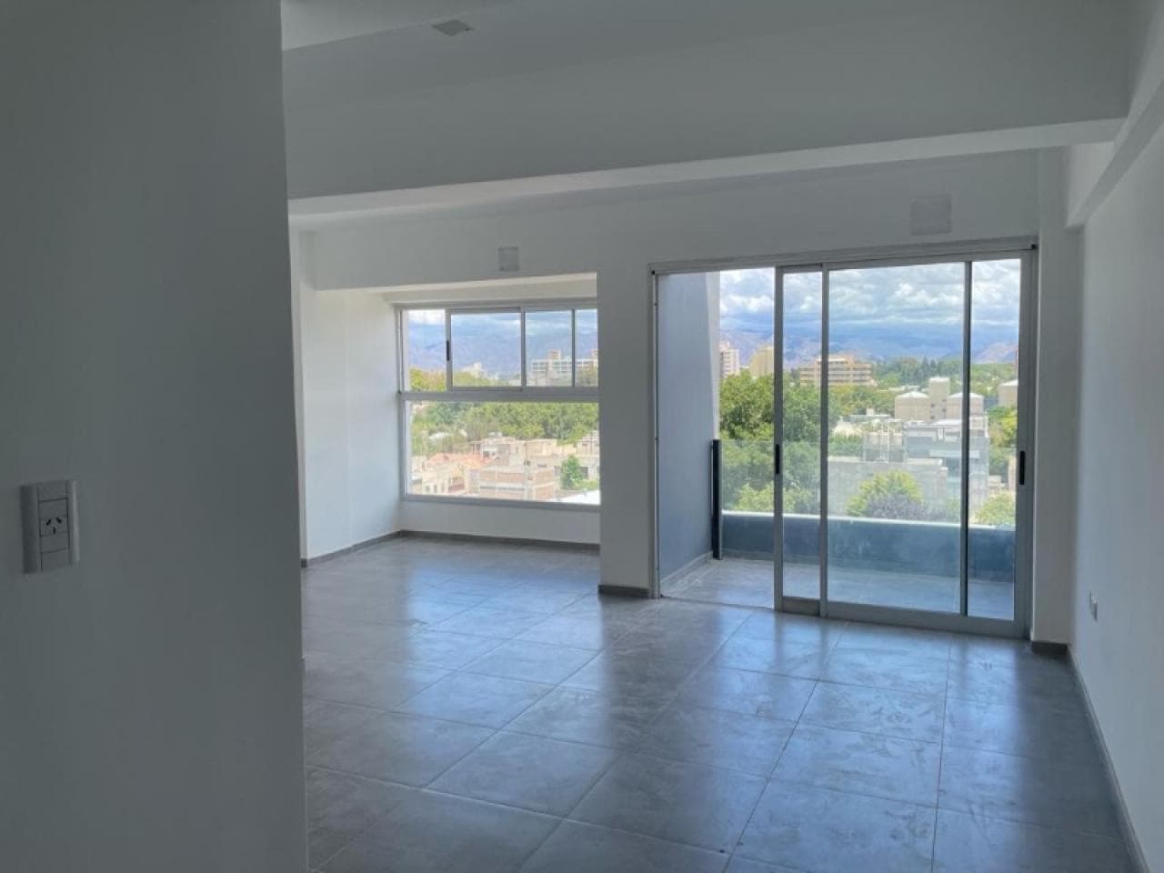 Venta Depto 1 Dorm Entre Rios Y 25 De Mayo. Capital