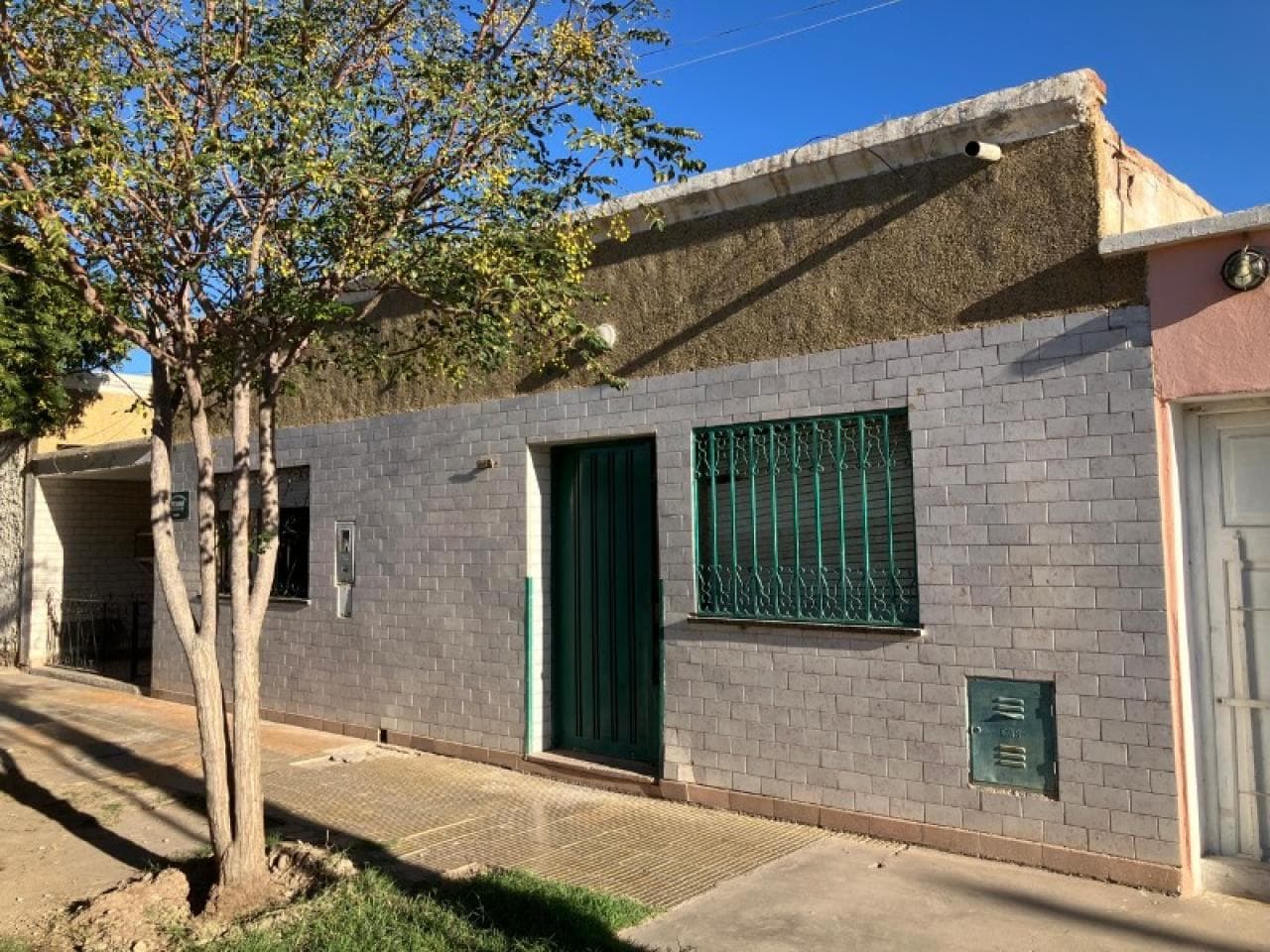 Venta Casa De Material Con Panaderia De Adobe. Rawson