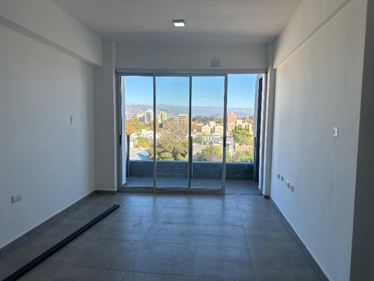Venta De Departamento Monoambiente En Microcentro De Capital  -  San Juan - B07