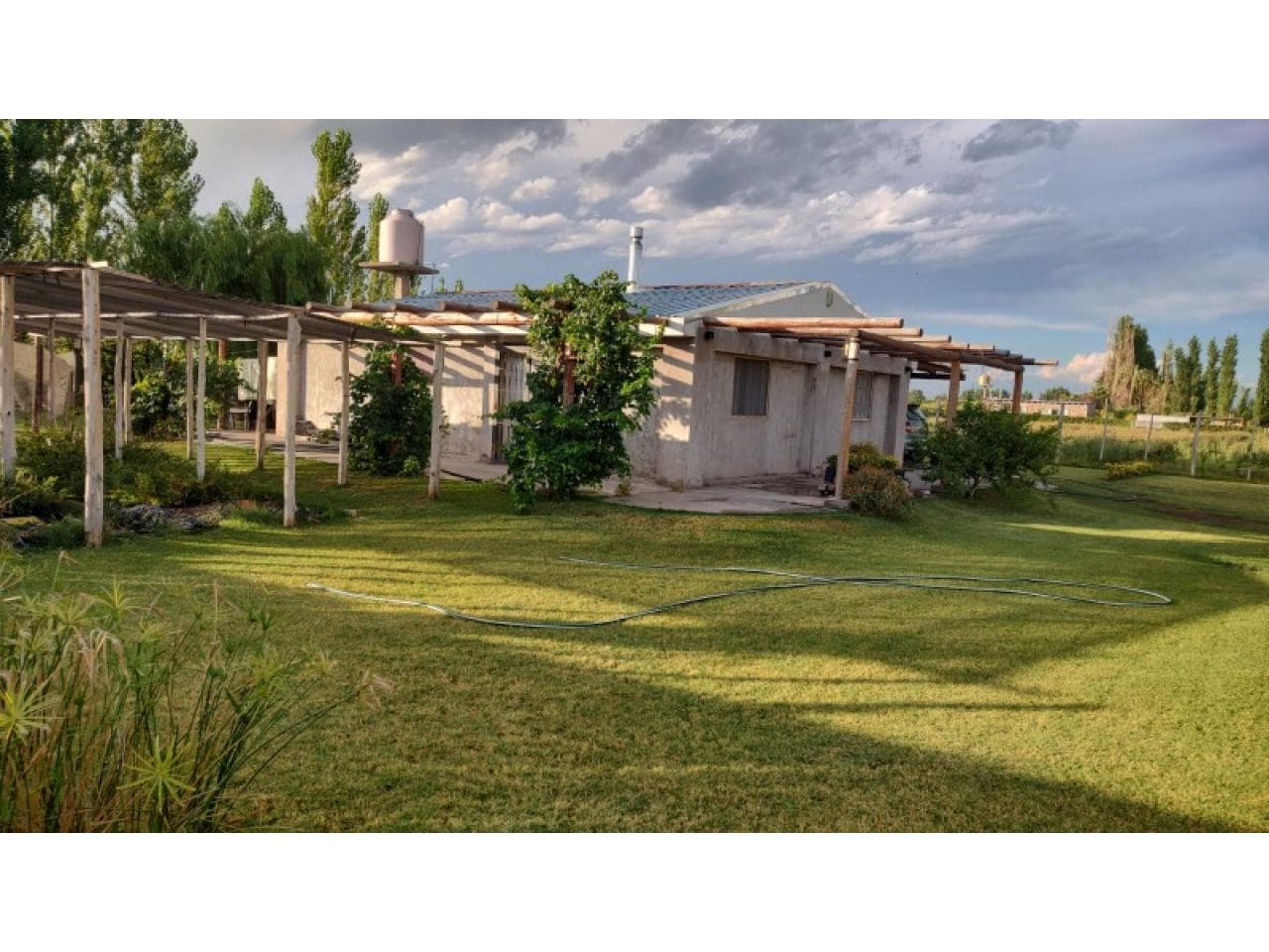 Oportunidad - Casa De 3 Dormit. Y 2 Baños Sobre Calle 11, En Loteo Privado "la Antonia" - Pocito