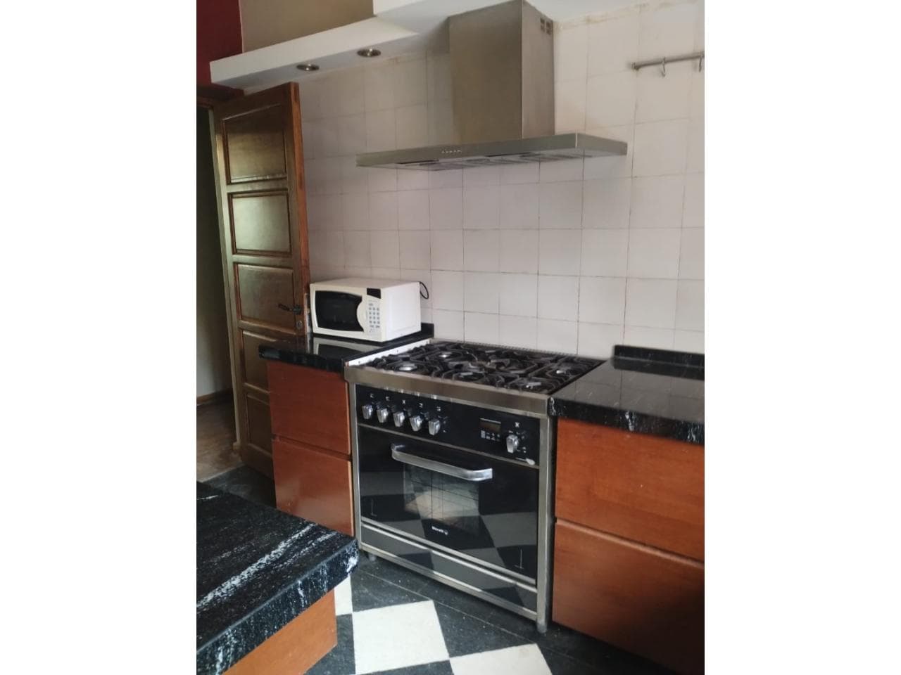 Propietario Vende. Exclusiva Propiedad Sobre Calle Sta María De Oro