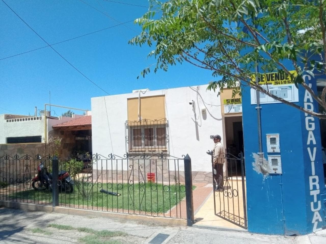 Imperdible ..venta Importante Casa + Departamentos + Salon Comercial