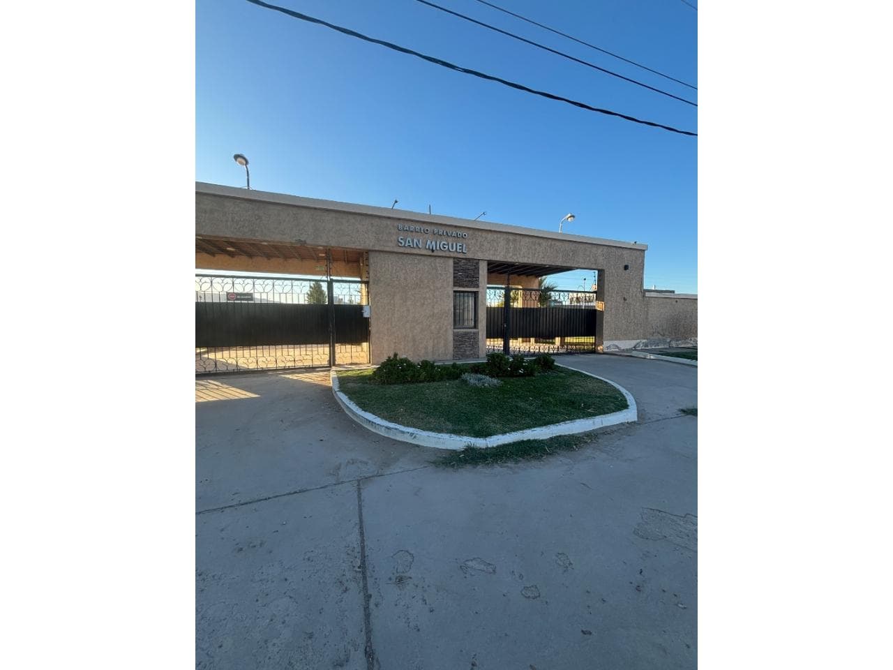 Vehículo + Dinero. Barrio Privado, Escritura. Querés Tu Casa Propia? Entrá Y Mirá Esta 💎
