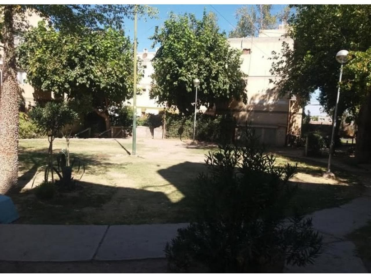 Venta Departamento De 3 Dormitorios, 1 Baño, Con Espacio Para Cochera, Planta Baja, Complejo Saturnino Sarasa. Capital