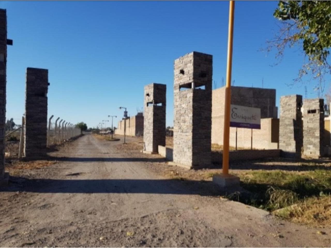 Oportunidad - Lote De 1.050 M2 En Loteo Privado "la Enriqueta" - Av. Libertador Y Balcarce - Sta. Lucia.-