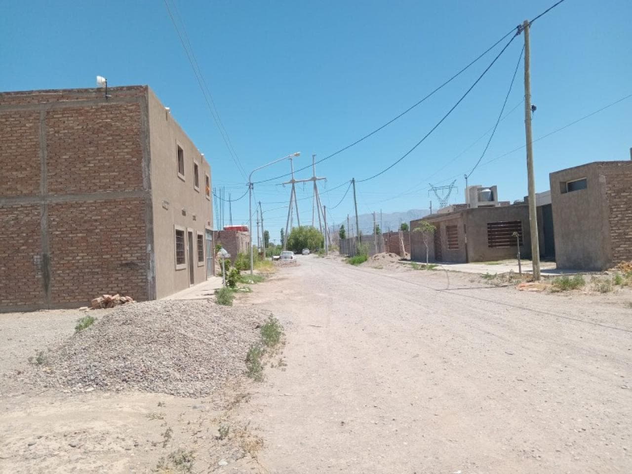 Venta Lote De 250 M² En Barrio Alto Verde, Urbanizado Y Con Escritura En Rivadavia - Usd 15.000