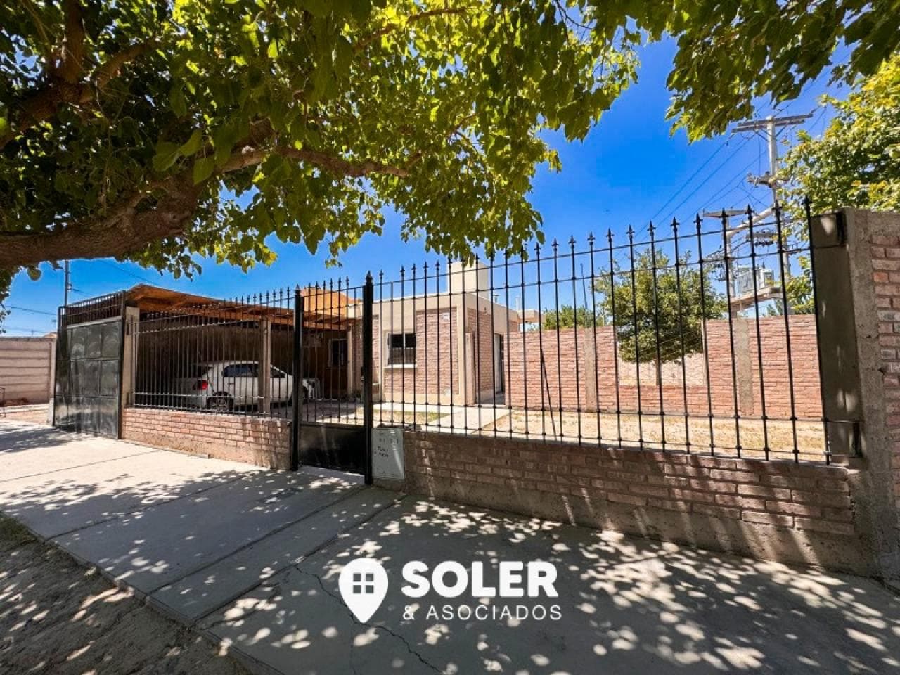 Venta Casa 2 Dormitorios Calle Centenario Y Concordia | Terreno Esquina