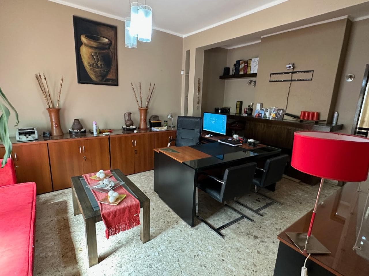 Oportunidad Bajo Precio, Centro, 3 Dormitorios, 2 Baños, Cochera, Destino Comercial/fliar. Apta Credito Hip