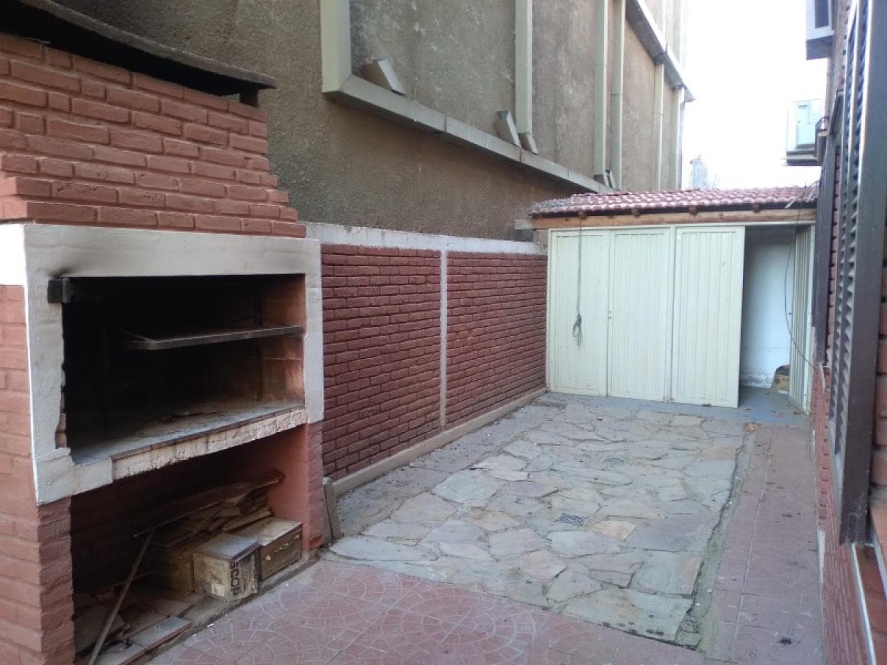 Capital Edif S/ Calle 9 De Julio Oeste, Dpto Planta Baja, 3 Dorm, Patio Propio Con Parrilllero U$s65.000 Tel. 2646296308