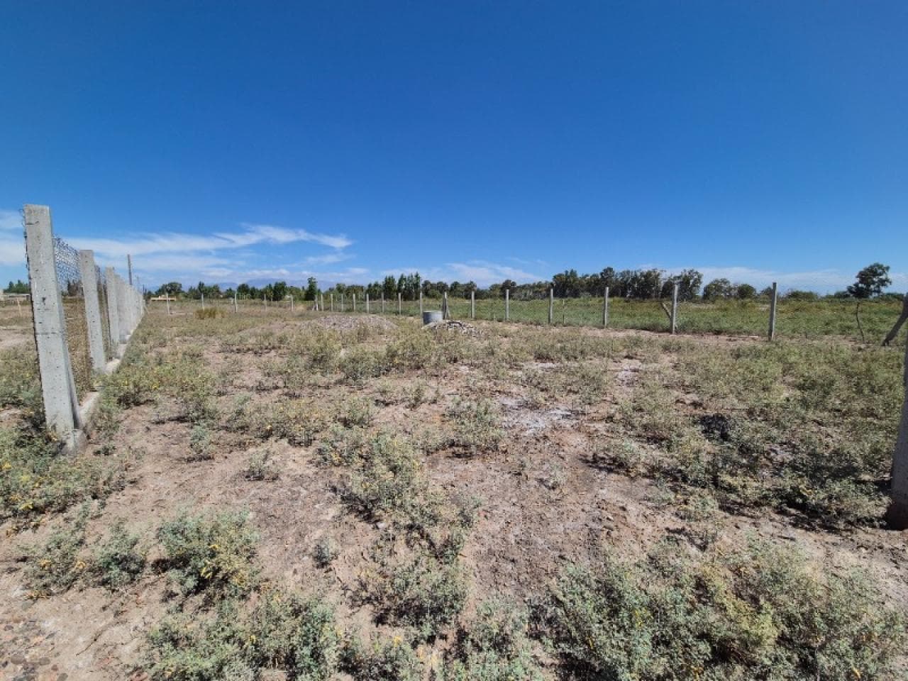 Venta. Oportunidad En Barrio Semi Privado Santa Lucia