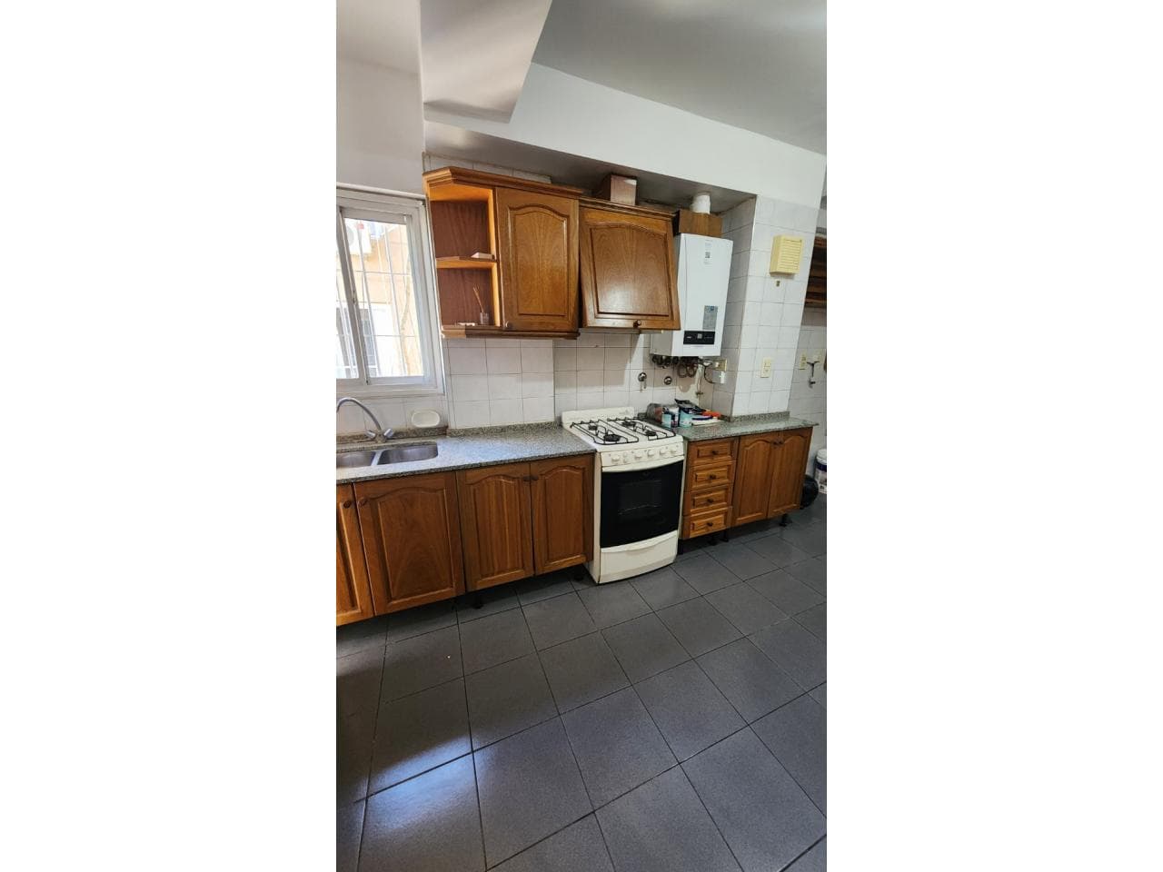 Conim Vende Amplio Dpto 2 Dormitorios. Pleno Centro. Capital - Apto Credito Hipotecario-