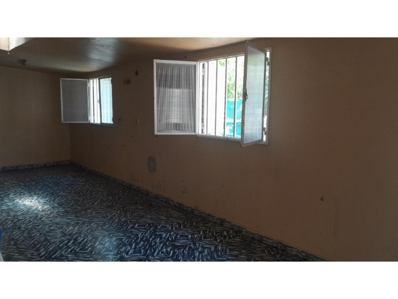 Venta Dpto. Barrio Riv. Norte Pb, A/a, Calefacción Galeria Y Fondo Común. 3 Dorm., 1 Baño, Cocina Y Living/ Comedor. Riv