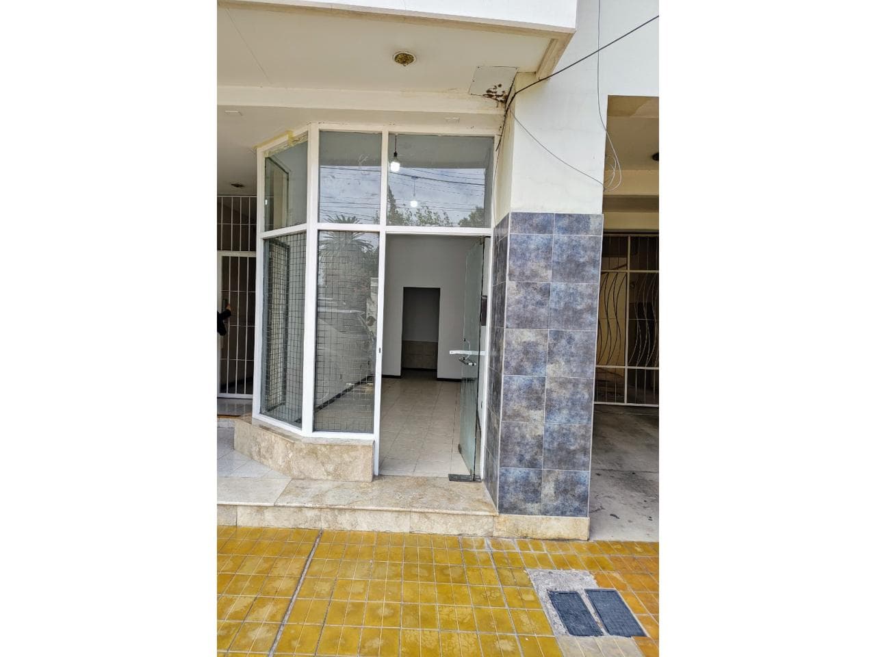 Alquilo Local Comercial. Capital