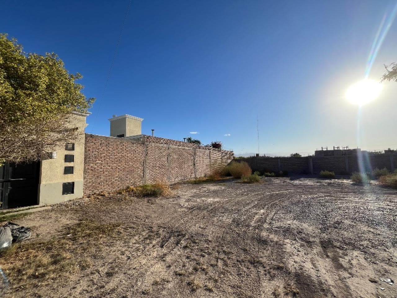 Venta. Terreno 265m Santa Lucia, Frente A Barrio Solares