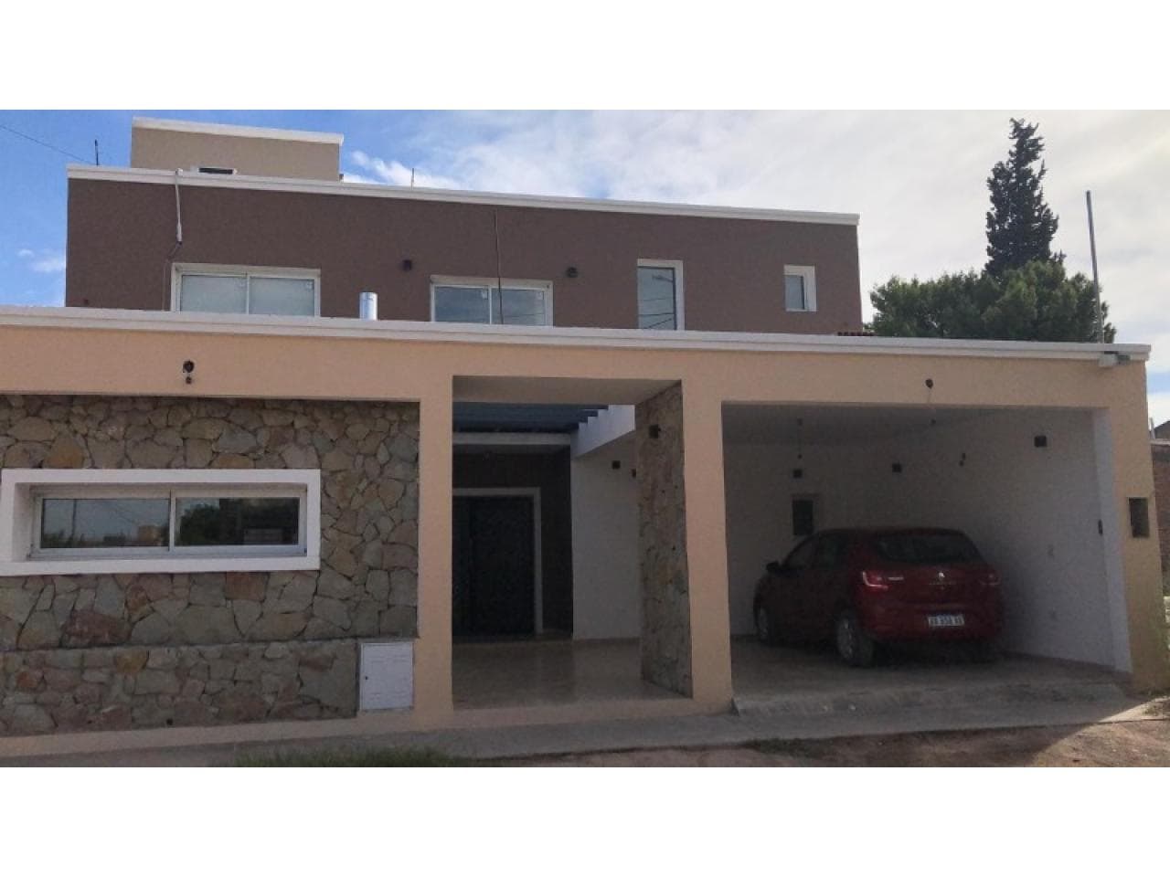 Casa Venta Barrio Privado Angualasto.