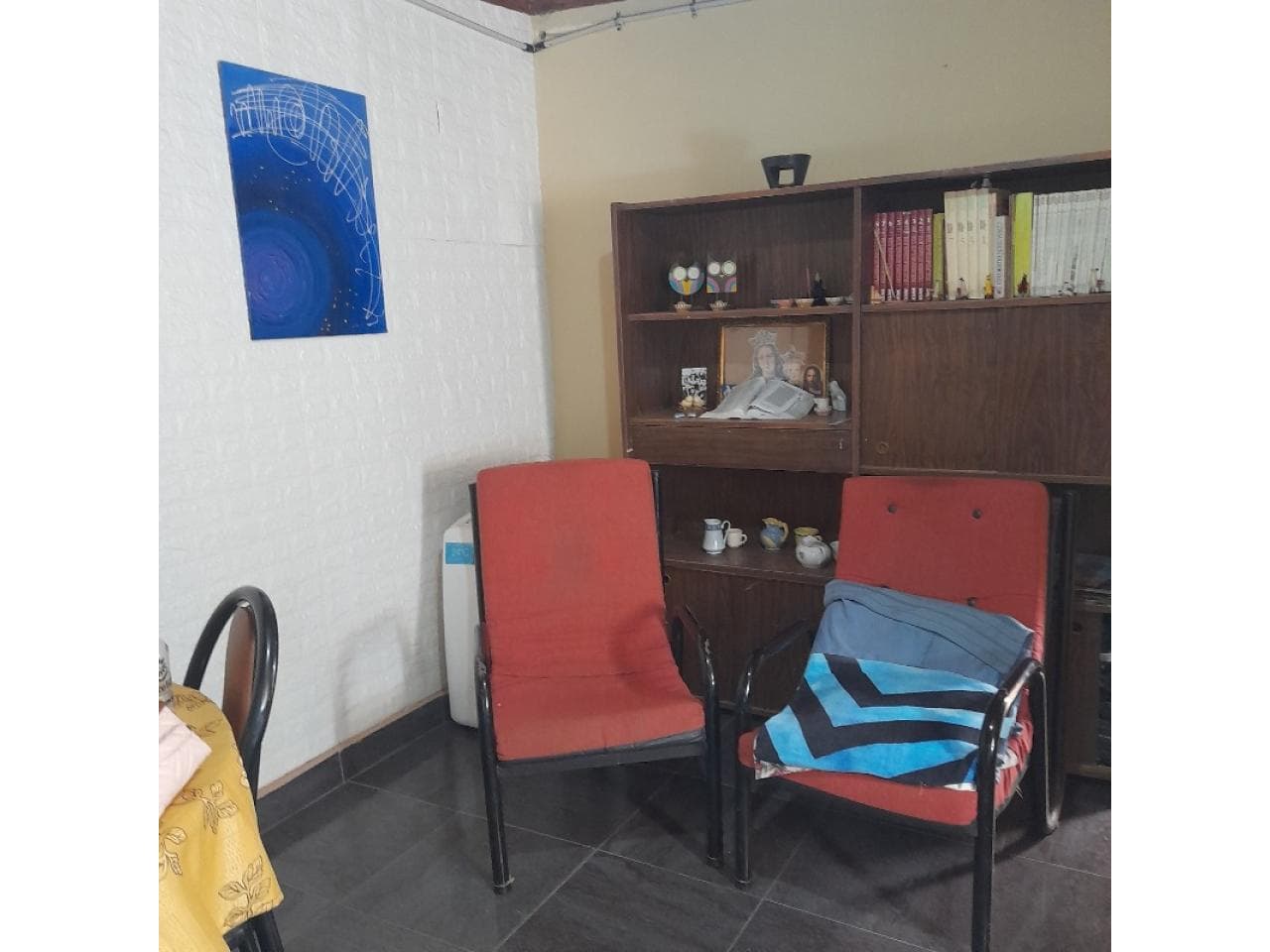 Venta. Casa Con 3 Dptos. Capital