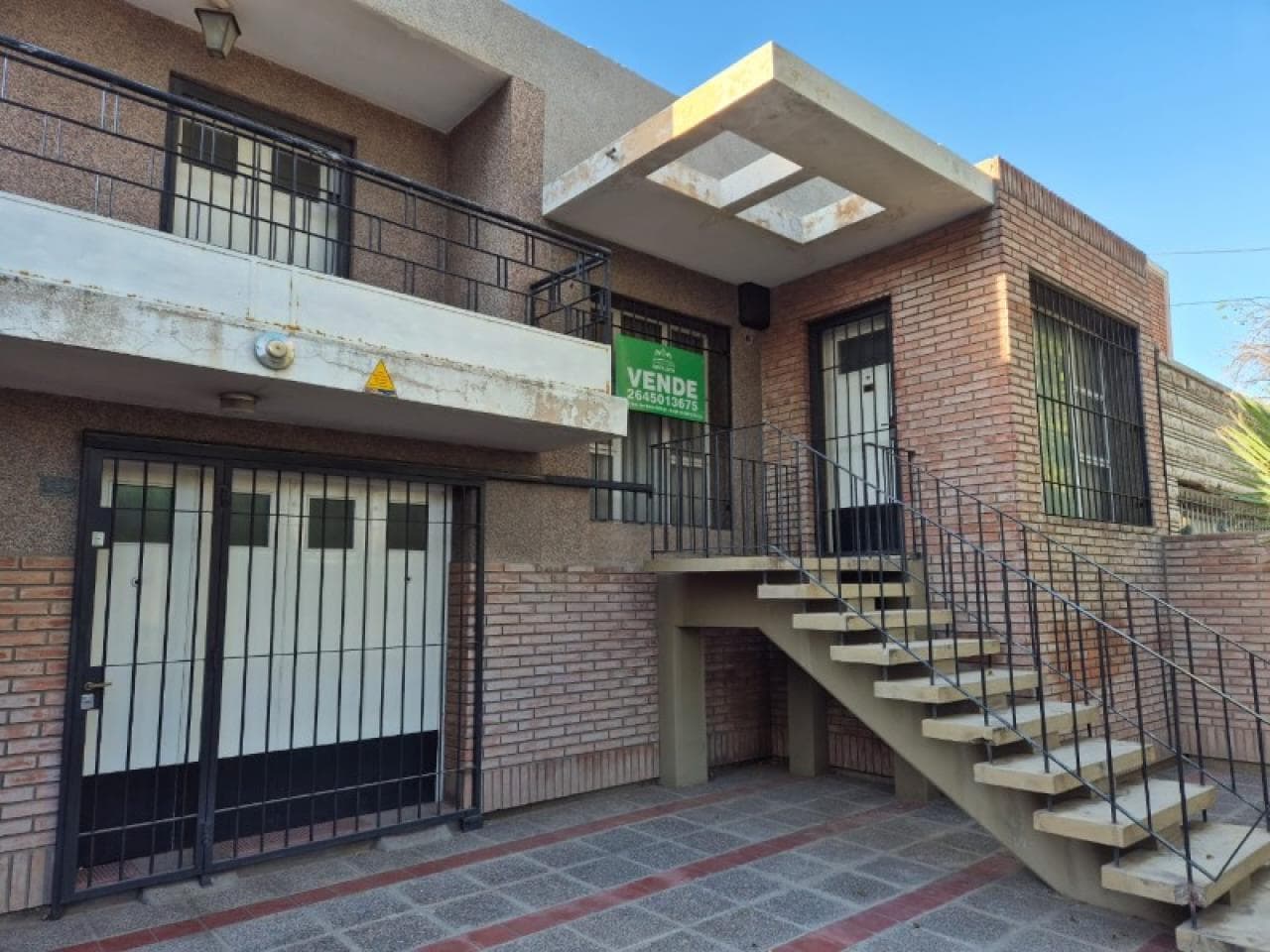 Venta. Casa Céntrica En Calle 25 De Mayo Entre Caseros Y Guemes