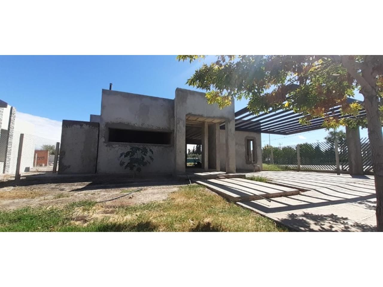 Oportunidad - Casa Esquina De 3 Dormit. Y 2 Baños (sin Terminar) - Barrio Privado "las Lomas" .-