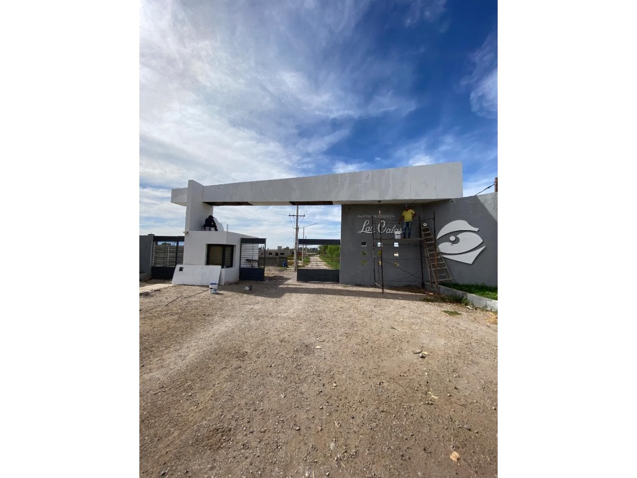 Venta. Lote De 660 M2 En Barrio Privado Las Calas Sobre Hipolito Irigoyen Antes De Balcarce, Urbanizado, Escritura