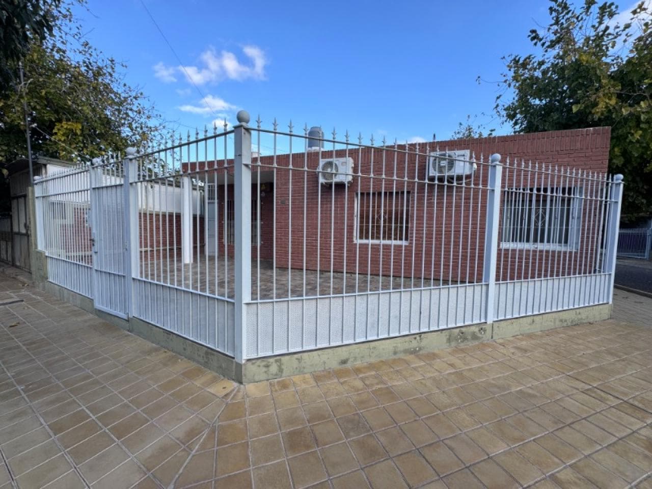 Vendo Casa De 3 Dormitorios En Rivadavia