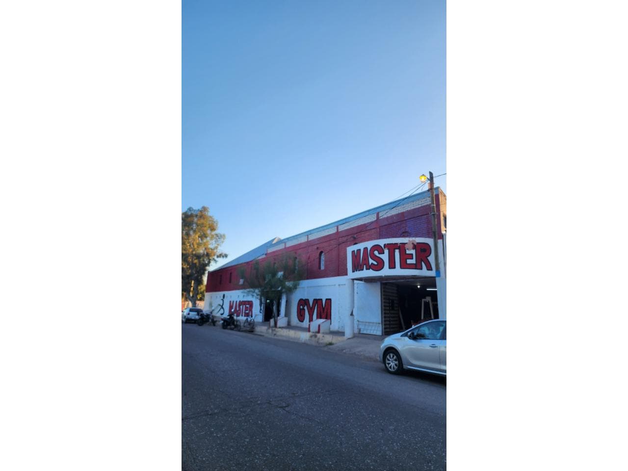 Conim Vende Excelente  Galpon De 2 Plantas  Sobre Lateral Acceso Sur. A Metros De La Feria De Rawson
