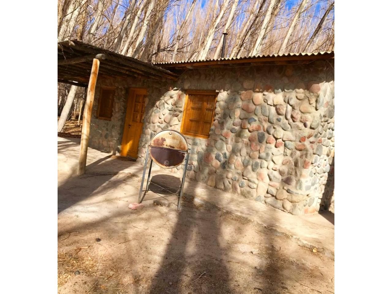 Venta Terrenos Con Cabañas. Iglesia