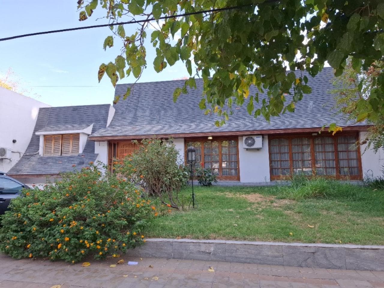 Venta. Casa, 4 Dormitorios. Sobre Libertador. Capital