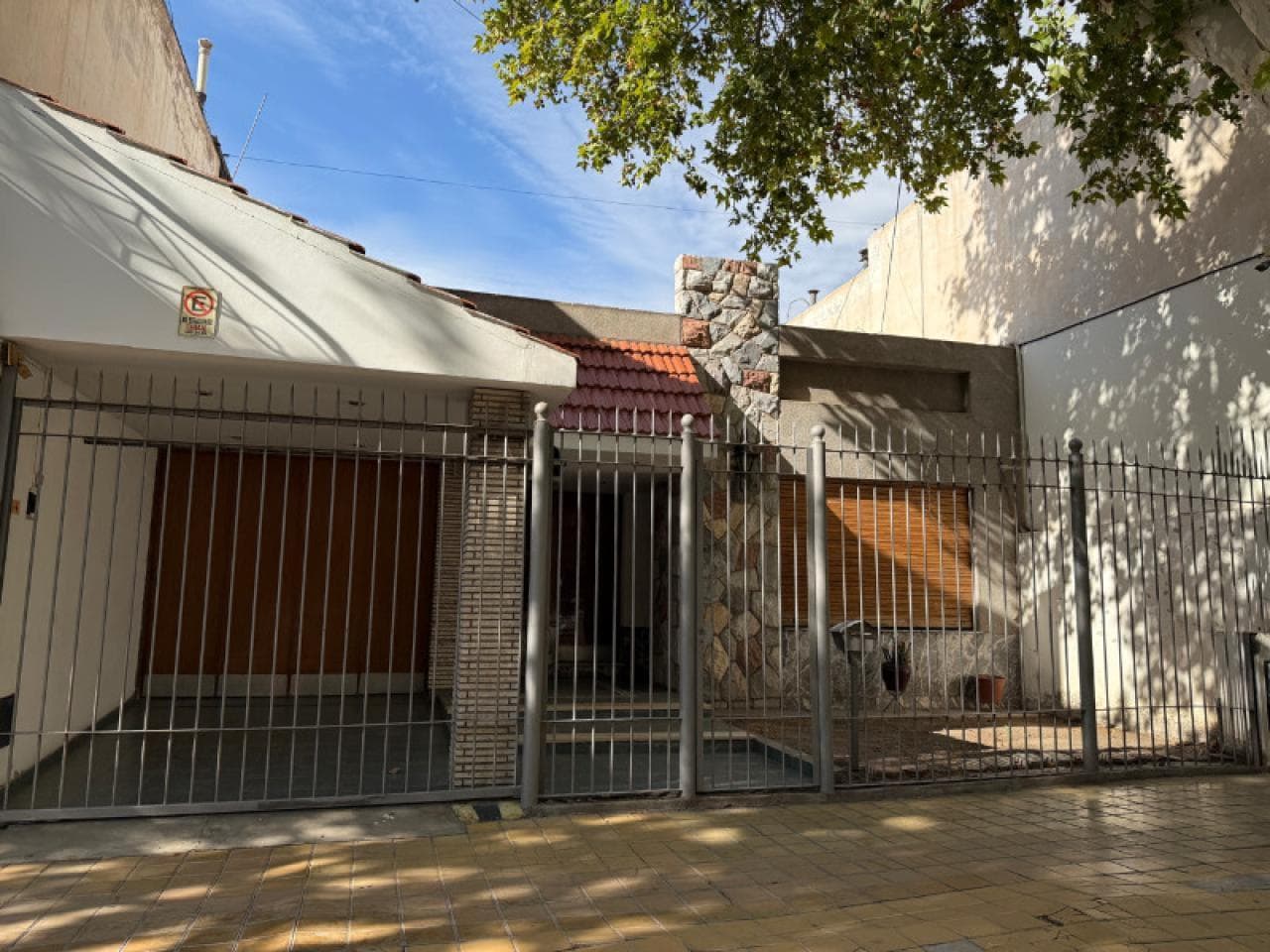 Inversion En Capital Casa 4 Dormitorios (mitre Casi Alem) - Apta Para Crédito Hipotecario.-