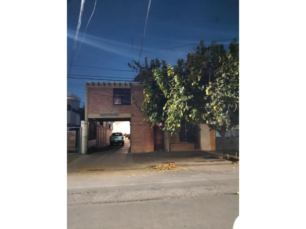 Venta. Importante Galpón Con Duplex En Calle Gral Acha Entre Colombia Y Juan Jufre. Capital