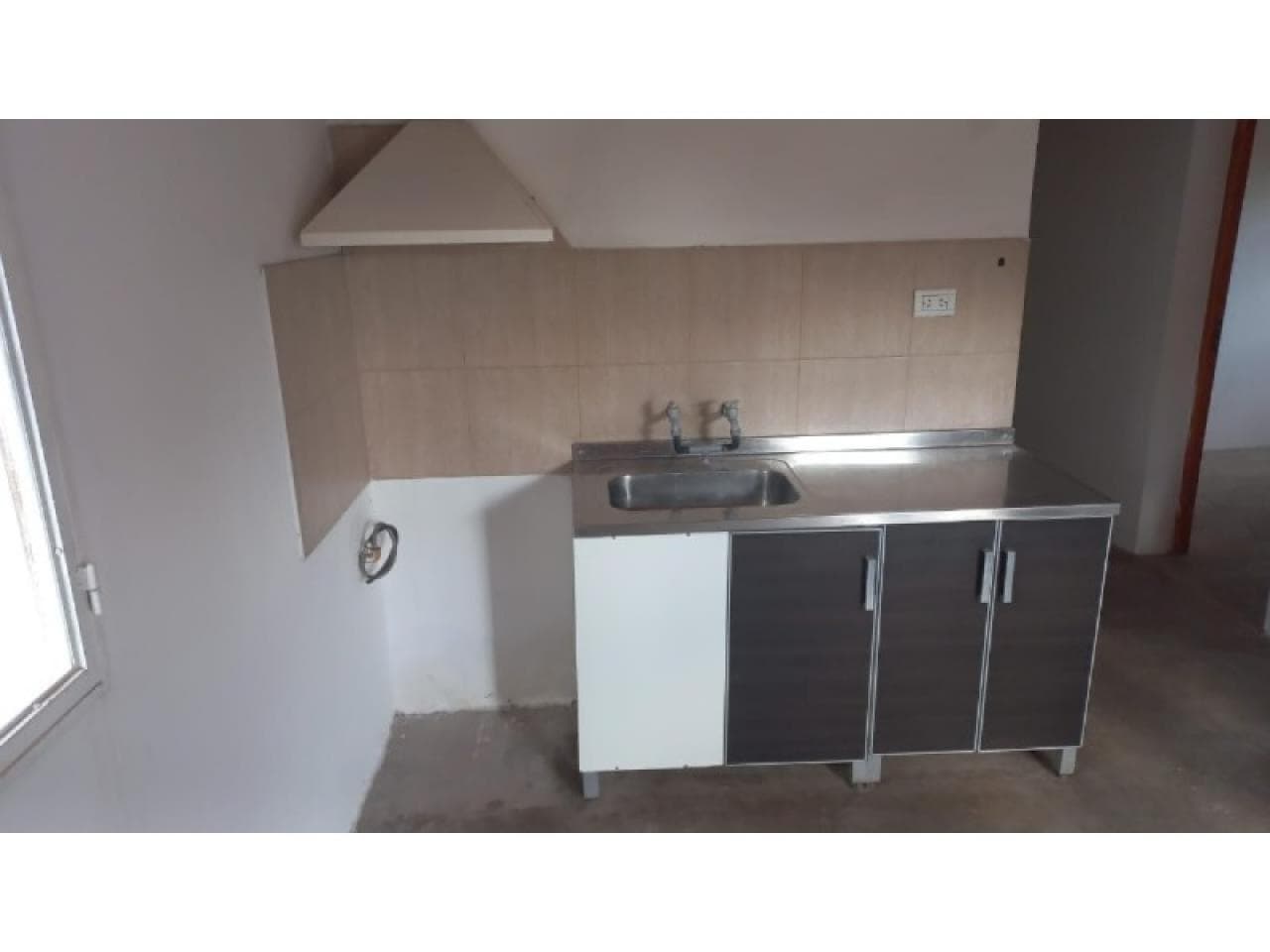 Alquiler De Dpto De 2 Dormitorios, Cocina Comedor. En Calle 9 Y Vidart