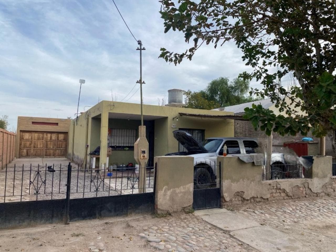 🏚️+🔲 Venta. Casa A Reciclar Con Terreno De 3.400 M2. Santa Lucia. Libertador Pasando Urquiza