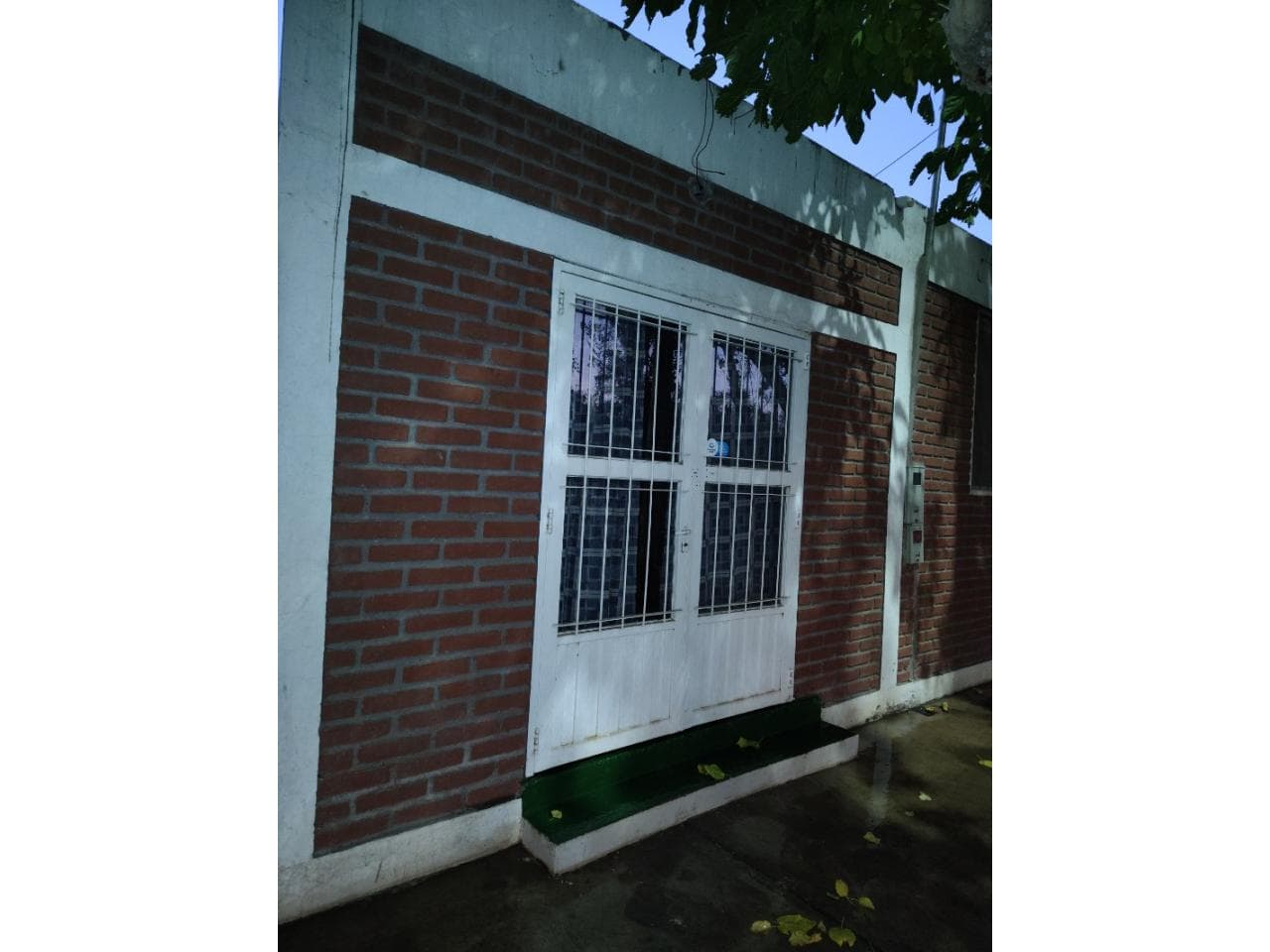 Alquilo Hermoso Salón En Rawson. Barrio Escobar