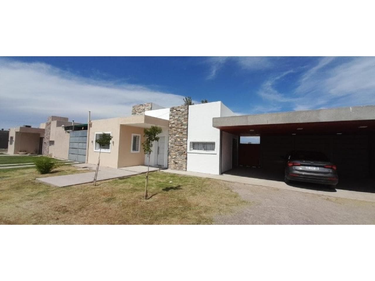 Santa Lucia  B° San Cristobal, Casa Nueva, 2 Dorm, Fondo Con Parrillero, Cochera Doble Tel. 2646296308 - 2645641149