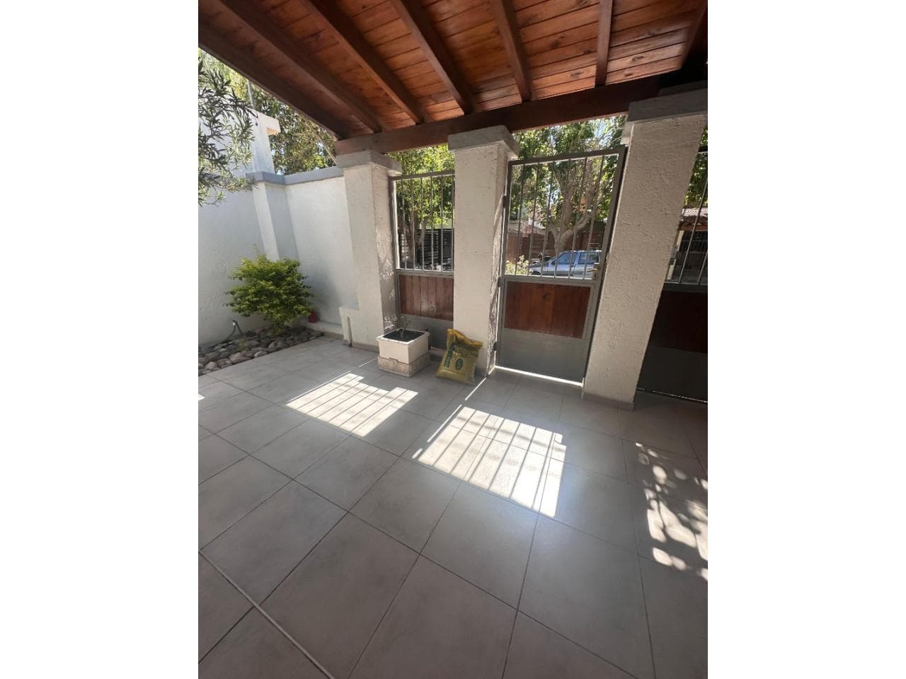 Venta Casa Estilo Duplex En B° Jardines 2 De Agosto Rivadavia