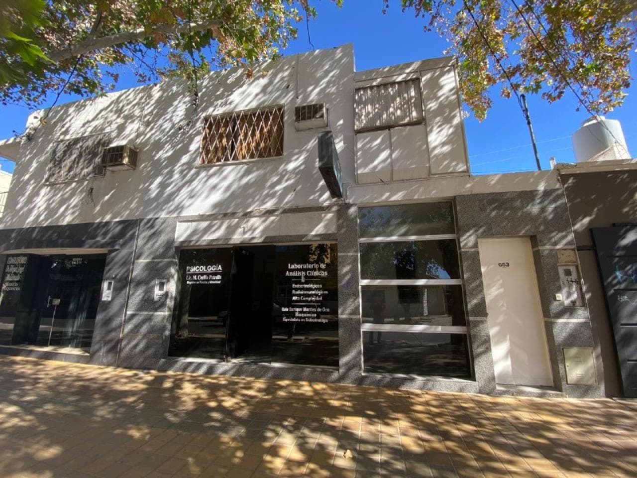 Consultorios + Laboratorio Frente A Santa Clara